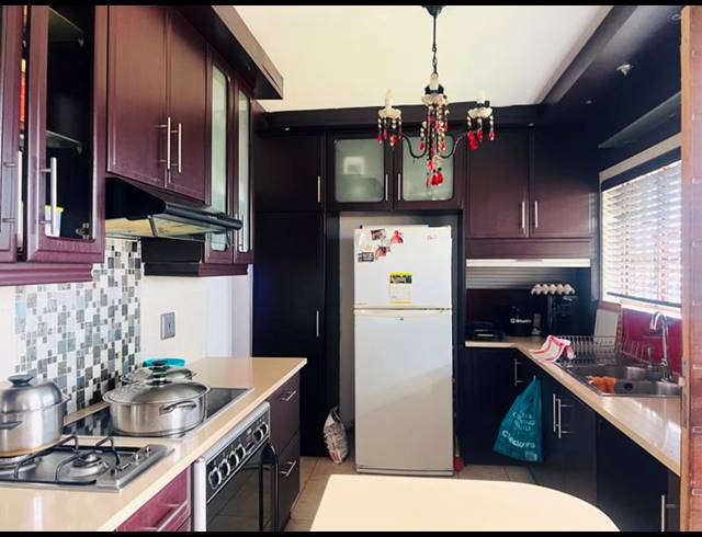 4 BEDROOM HOUSE FOR SALE IN RESERVOIR HILLS